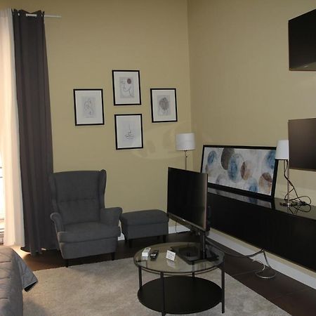 Holiday In Home Suite Archimede Catania Esterno foto